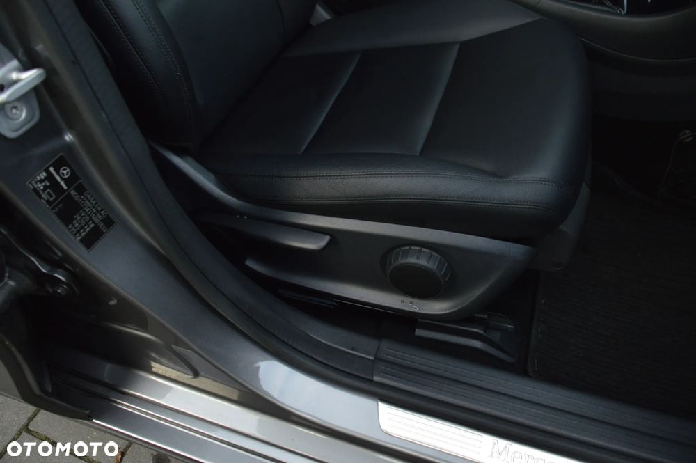 Mercedes-Benz CLA 200 Urban - 20