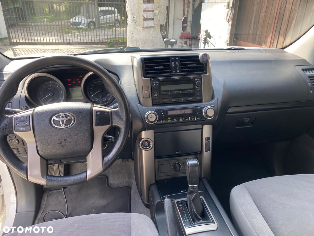 Toyota Land Cruiser - 7