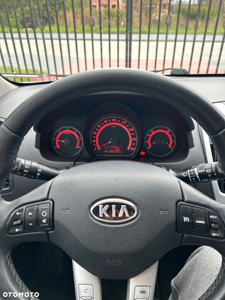 Kia Ceed - 12