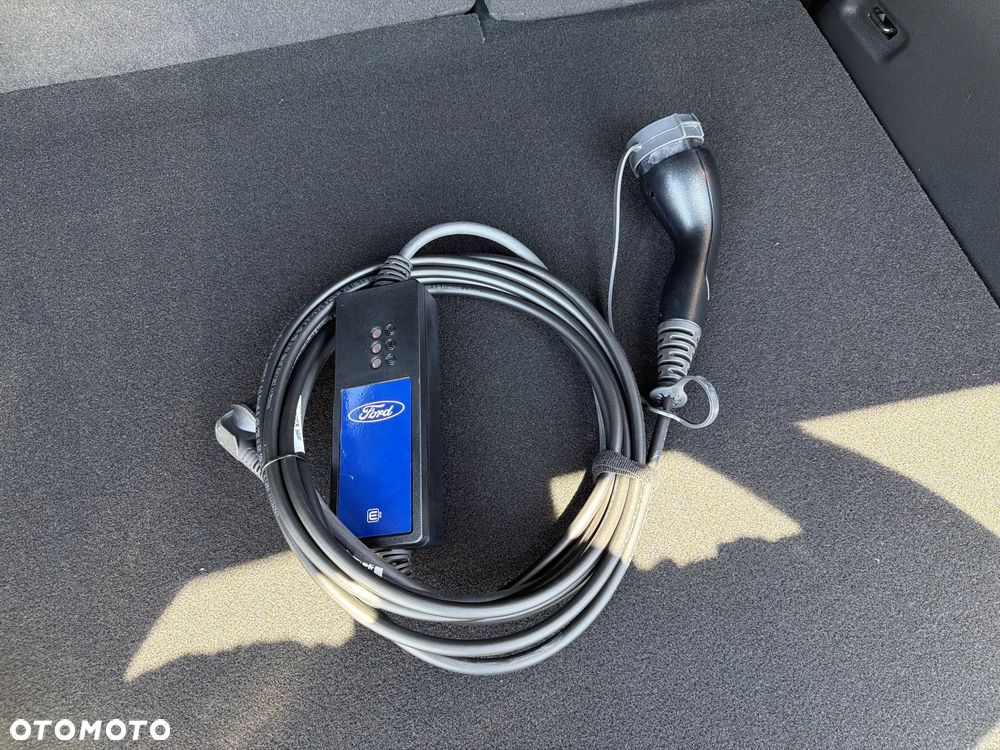 Ford Kuga 2.5 Duratec PHEV ST-LINE - 25