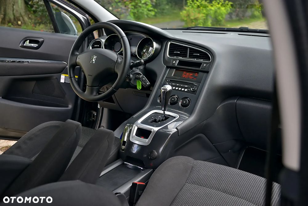 Peugeot 5008 - 8
