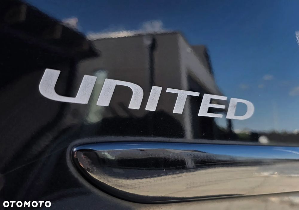 Volkswagen Touran 1.4 TSI United - 10