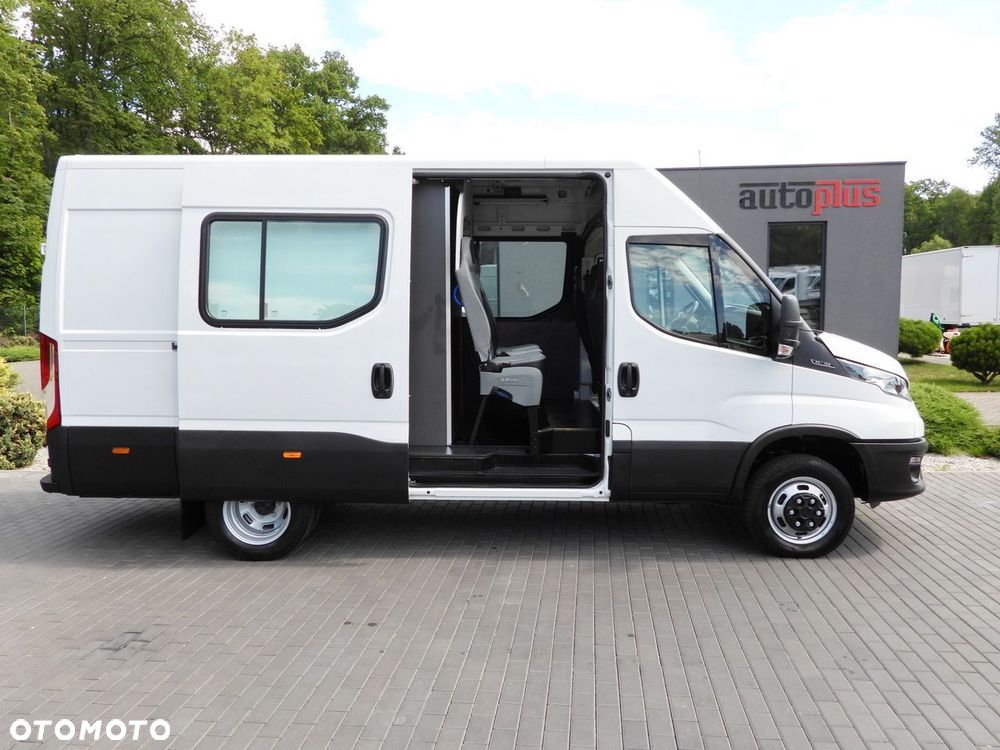 Iveco DAILY 35C16 FURGON BRYGADÓWKA 6 MIEJSC TEMPOMAT BLIŹNIACZE KOŁA KLIMATYZACJA  160KM - 9