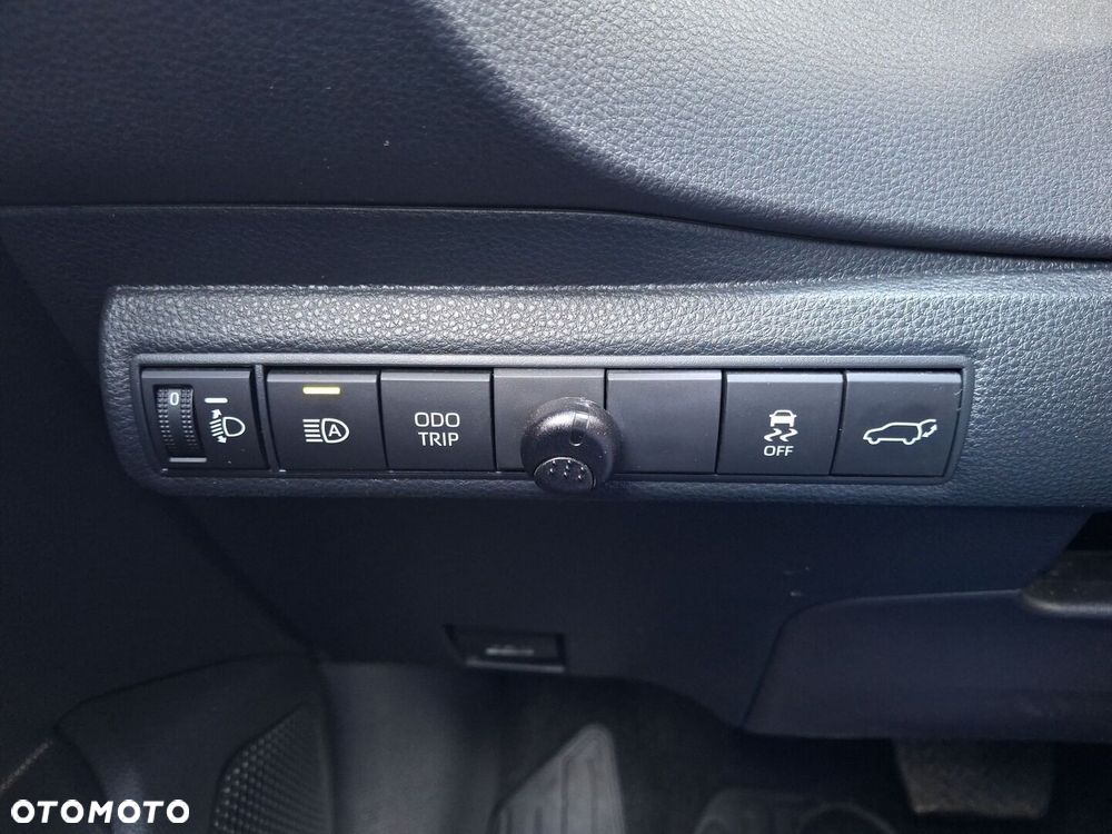 Toyota Corolla 1.8 Hybrid Style - 18