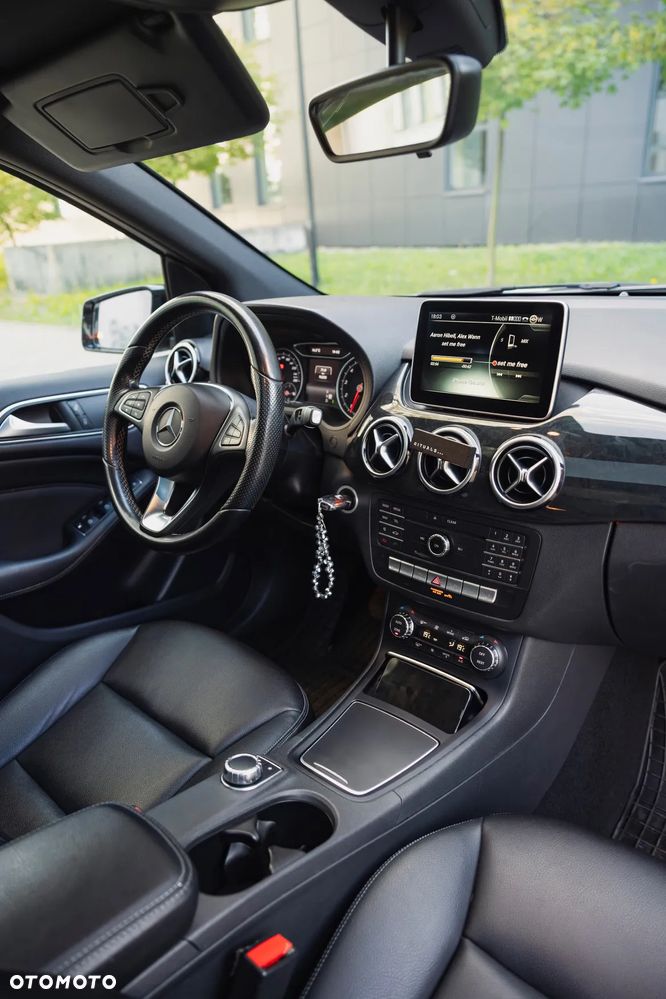 Mercedes-Benz Klasa B 250 4Matic 7G-DCT Urban - 24