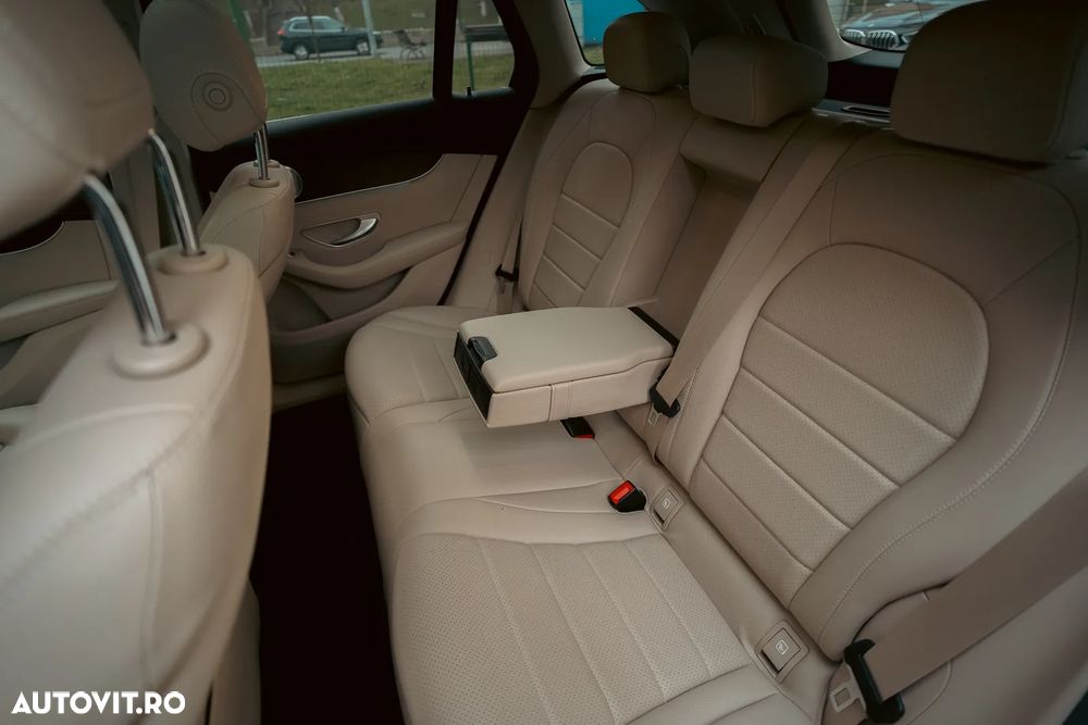 Mercedes-Benz GLC 300 e 4MATIC - 8