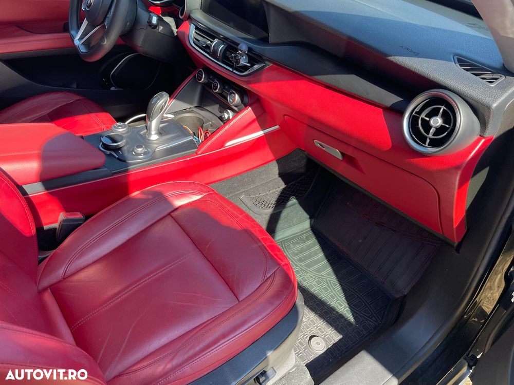 Alfa Romeo Stelvio 2.0 Turbo 16V AT8-Q4 Veloce - 10