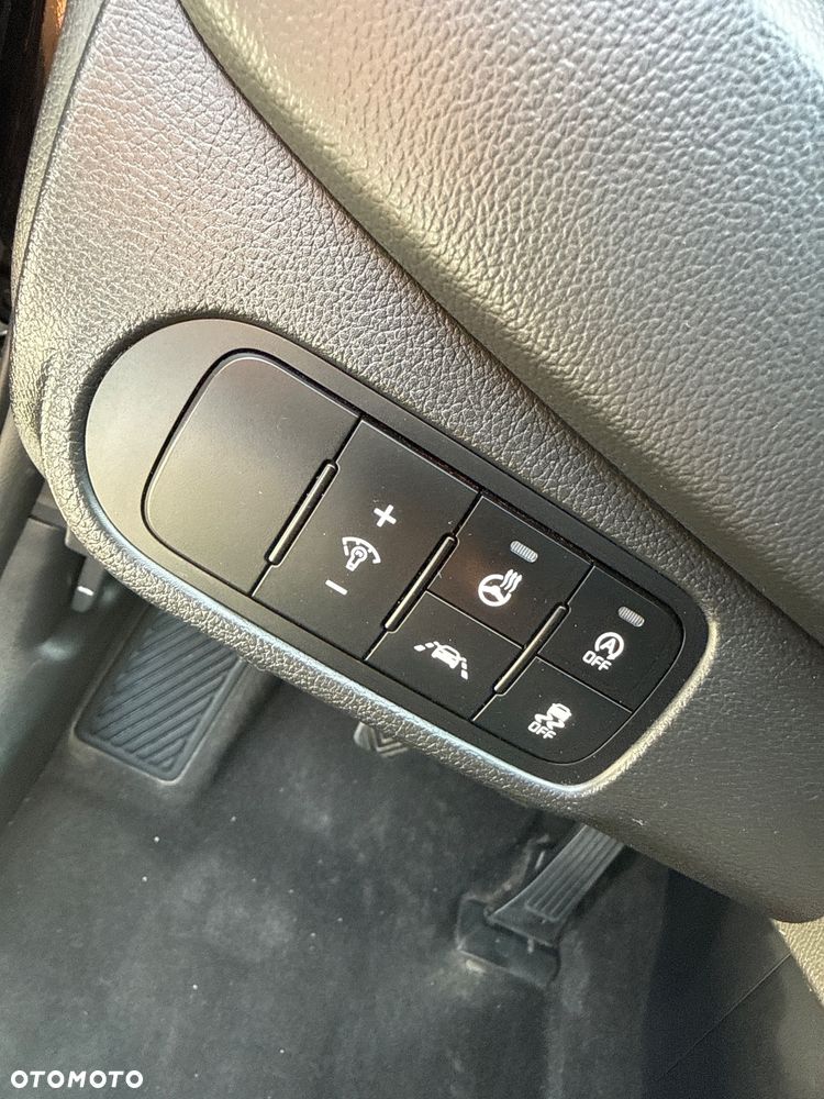 Kia Carens - 28