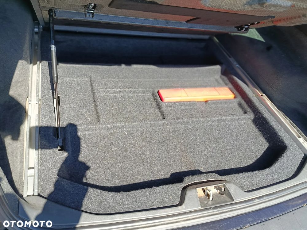 Volvo V70 2.5T Momentum - 13