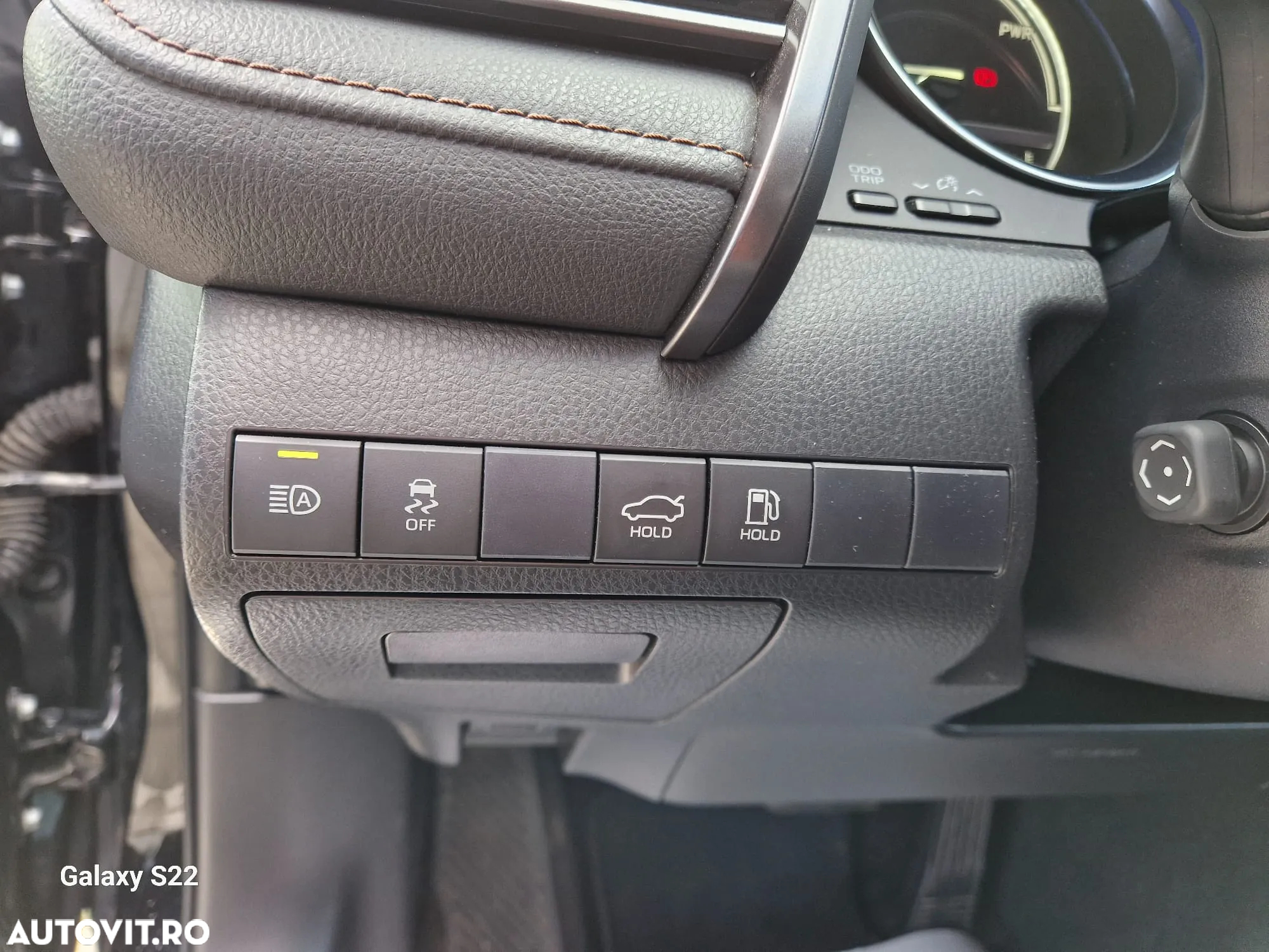 Toyota Camry 2.5 Hybrid Exclusive - 10