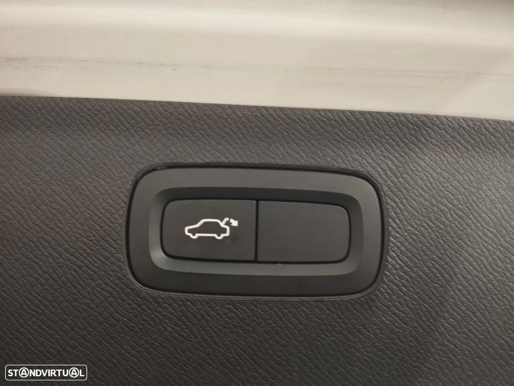 Volvo XC 90 2.0 B5 Momentum Plus AWD - 13