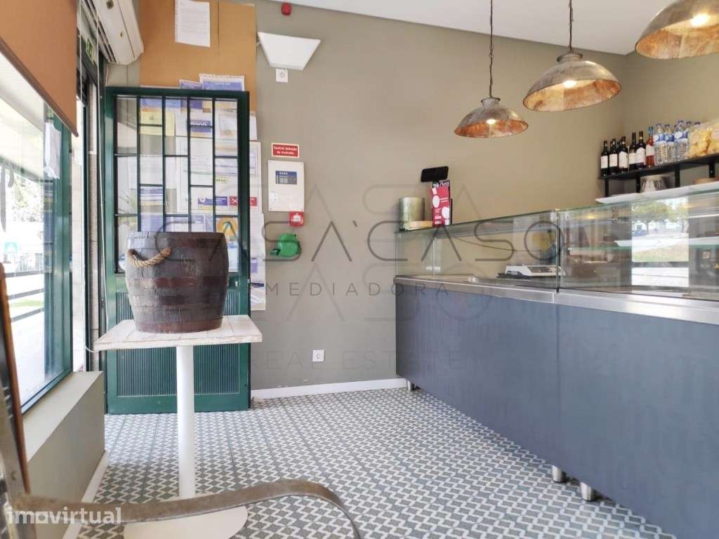 Estabelecimento equipado para take away no Bairro do Liceu - Grande imagem: 2/16