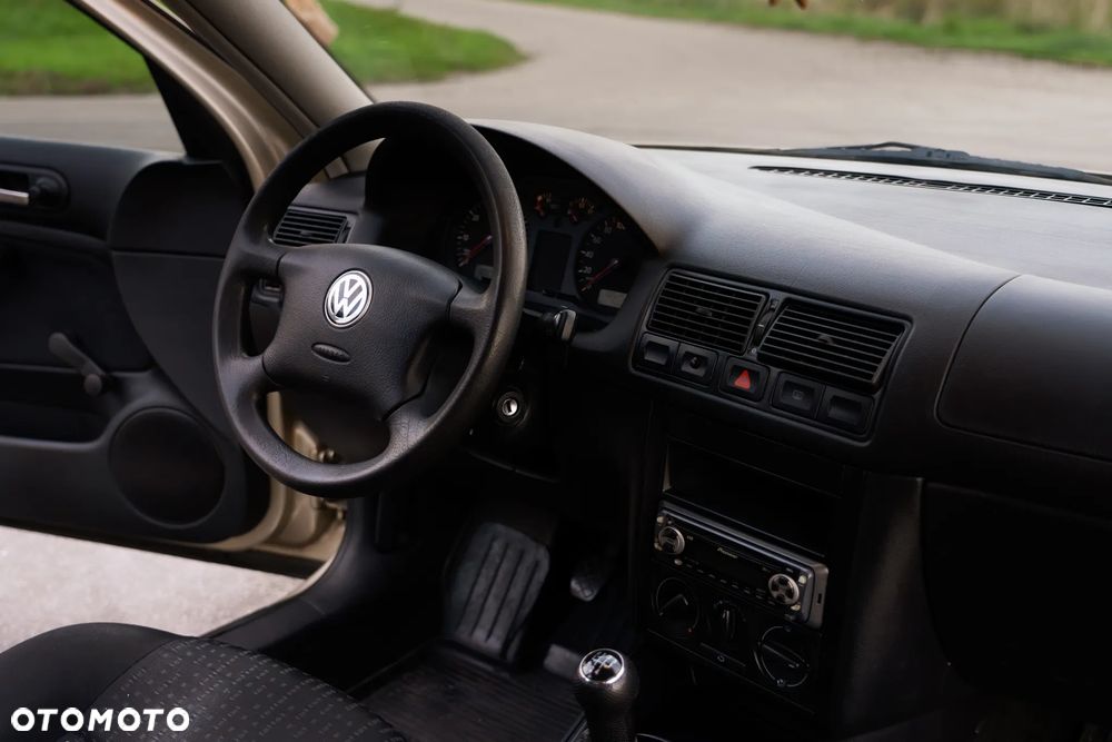 Volkswagen Golf - 17