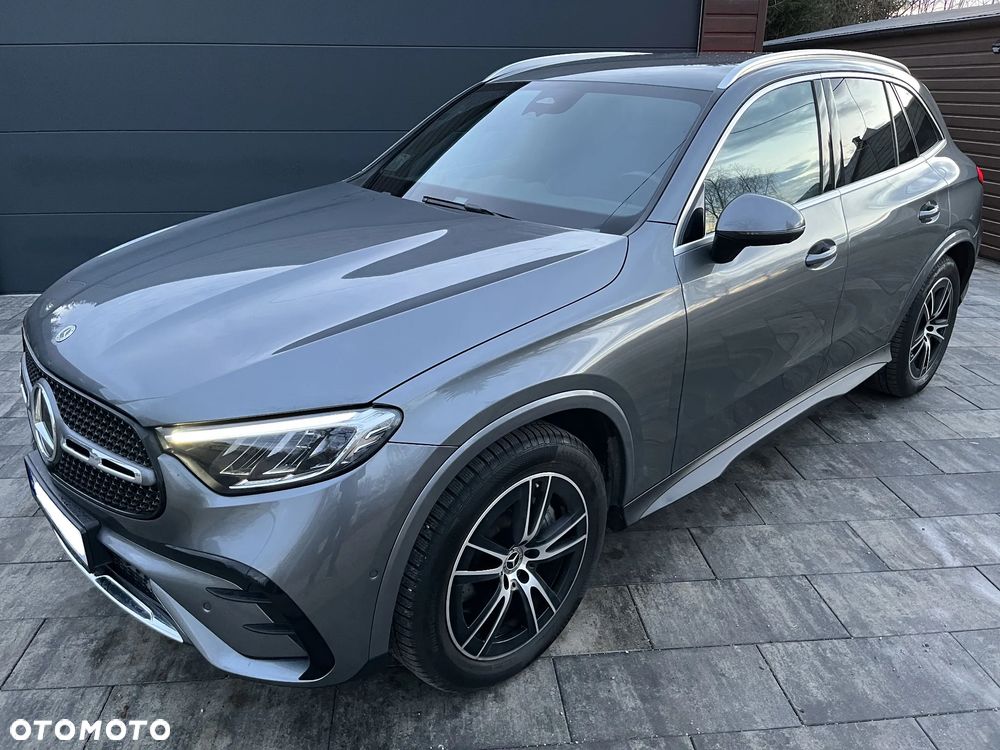 Mercedes-Benz GLC 200 4Matic 9G-TRONIC AMG Line - 1