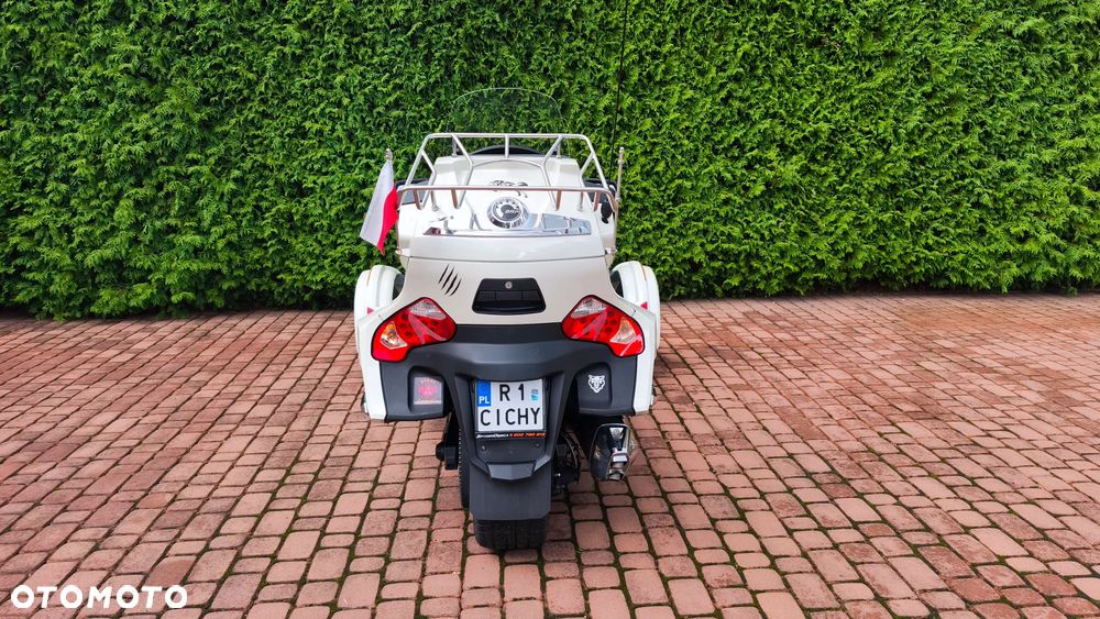 Can-Am Spyder - 6
