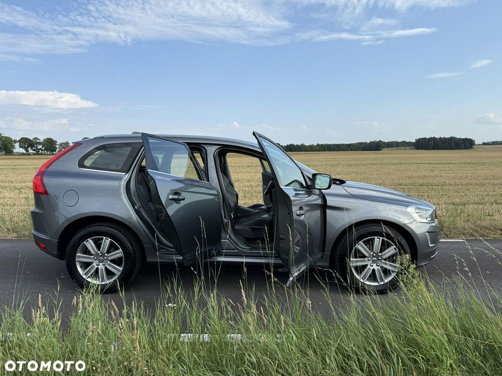 Volvo XC 60 D4 Geartronic Momentum Pro - 41