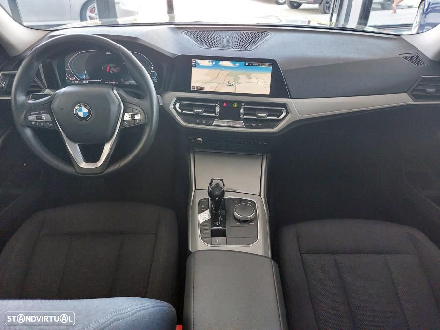 BMW 330 e Auto - 45
