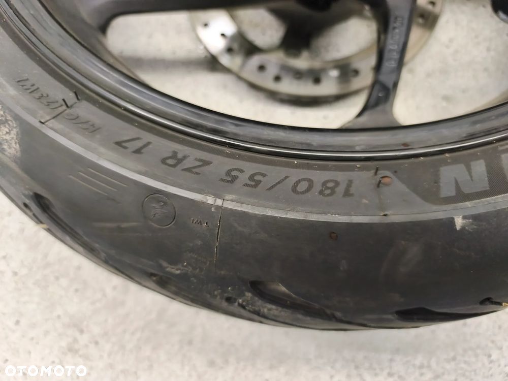 Felga tył, tylna, koło, tarcza hamulcowa, zębatka, ośka tył Triumph Trident 660 2022 - 3