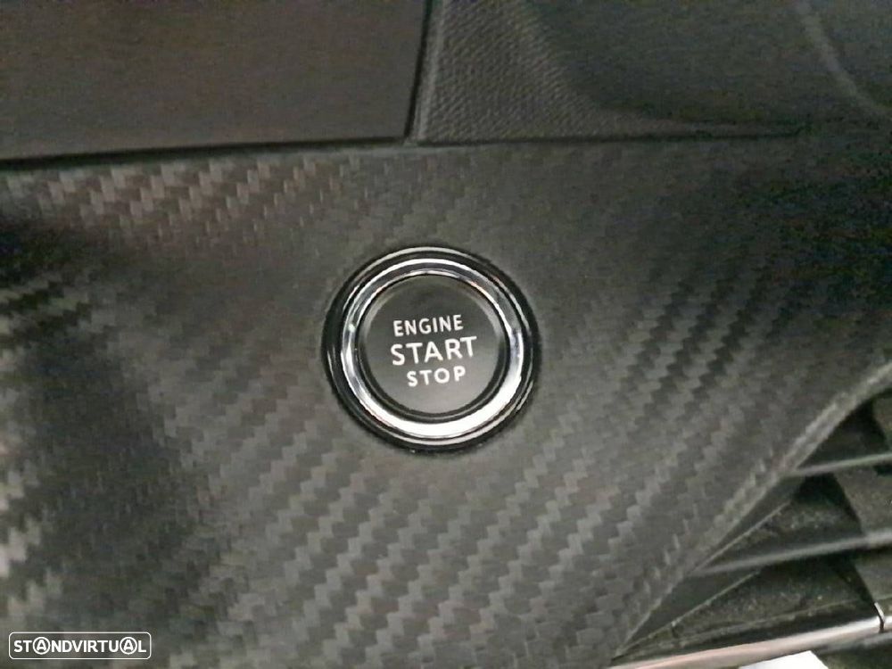 Peugeot e-208 50 kWh GT — fotografia 19
