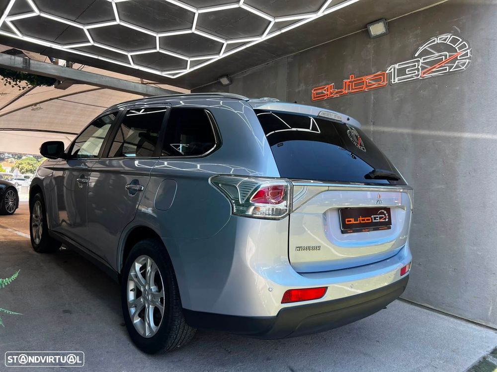 Mitsubishi Outlander 2.2 DI-D Intense+ - 4