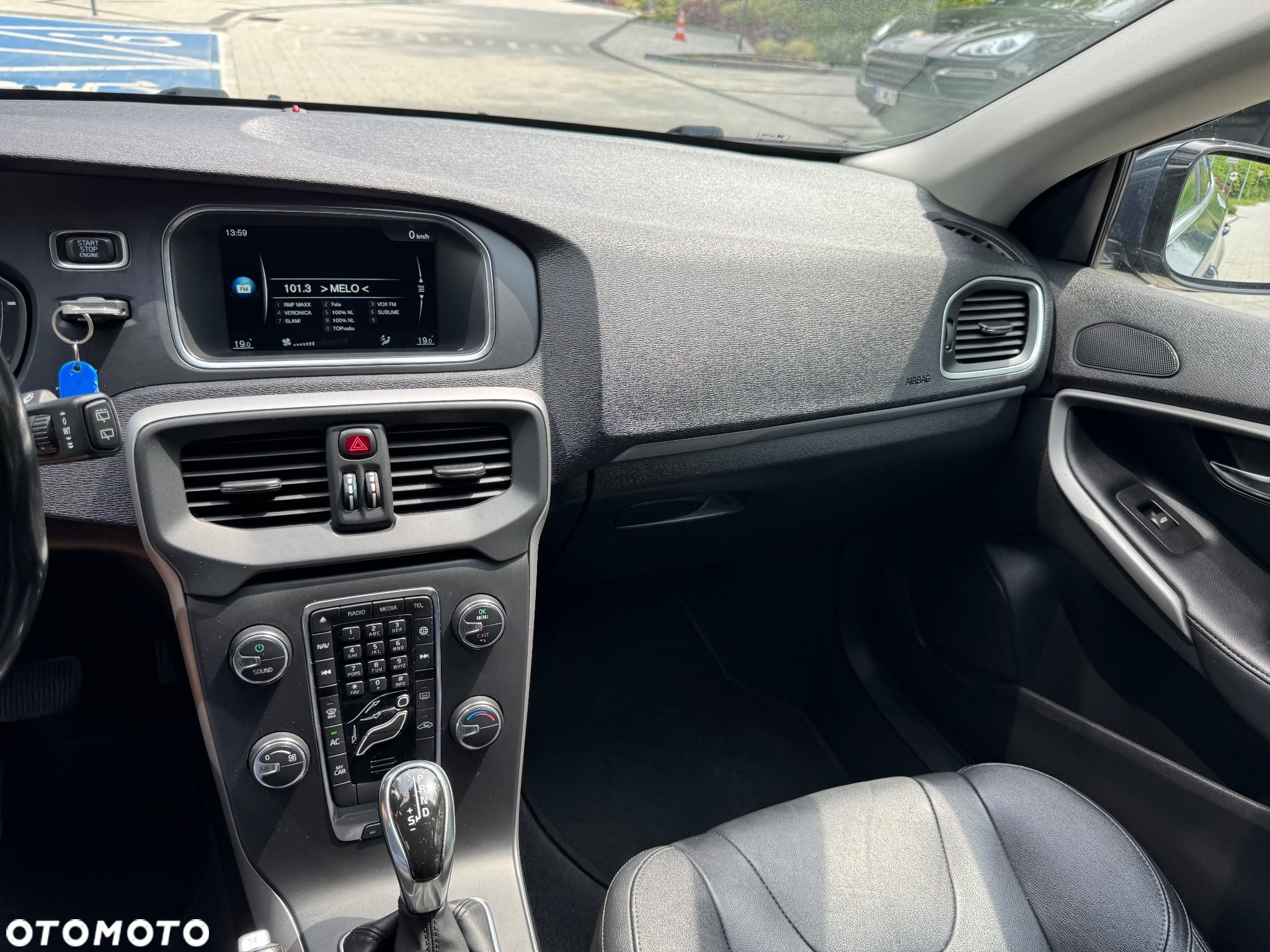 Volvo V40 D2 Momentum - 24
