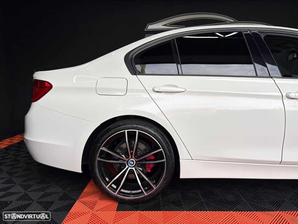 BMW 318 d Aut. Blue Performance Sport Line - 24