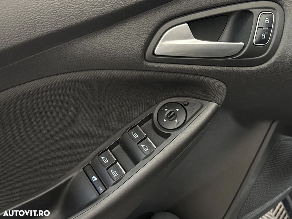 Ford Focus - 15
