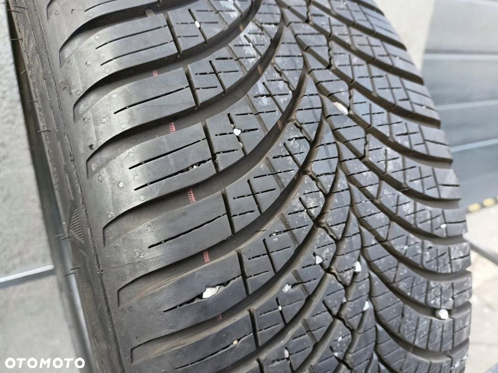 225/45R17 Goodyear Vector 4Season opona całoroczna 7,3mm - 2