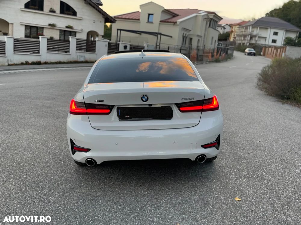 BMW Seria 3 330i xDrive AT - 4