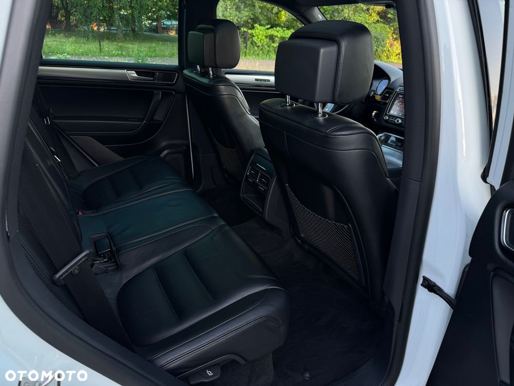 Volkswagen Touareg 3.0 V6 TDI BMT Perfectline R-Style - 24