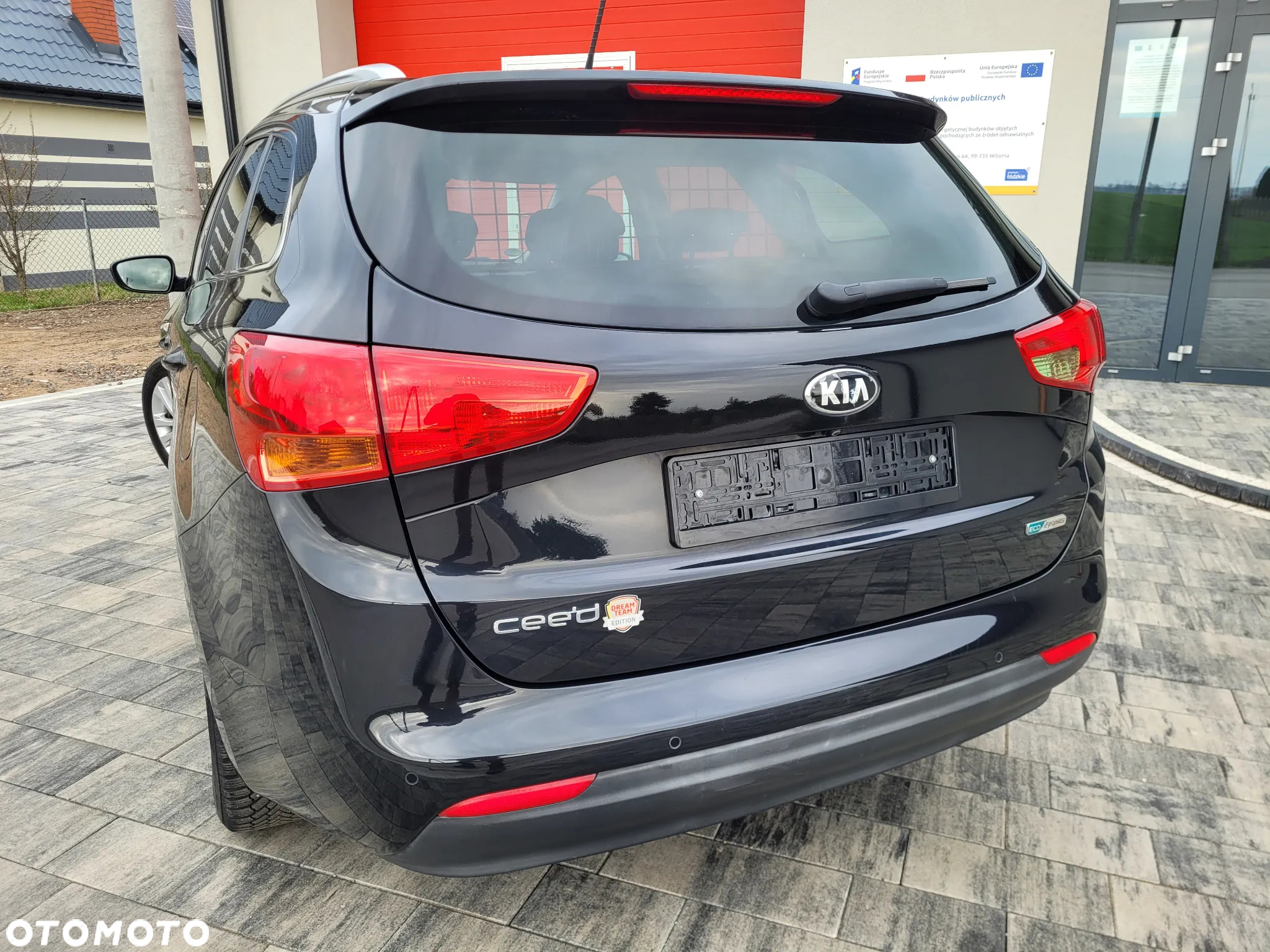 Kia Ceed 1.6 CRDi 128 ISG SW Dream Team Edition - 13