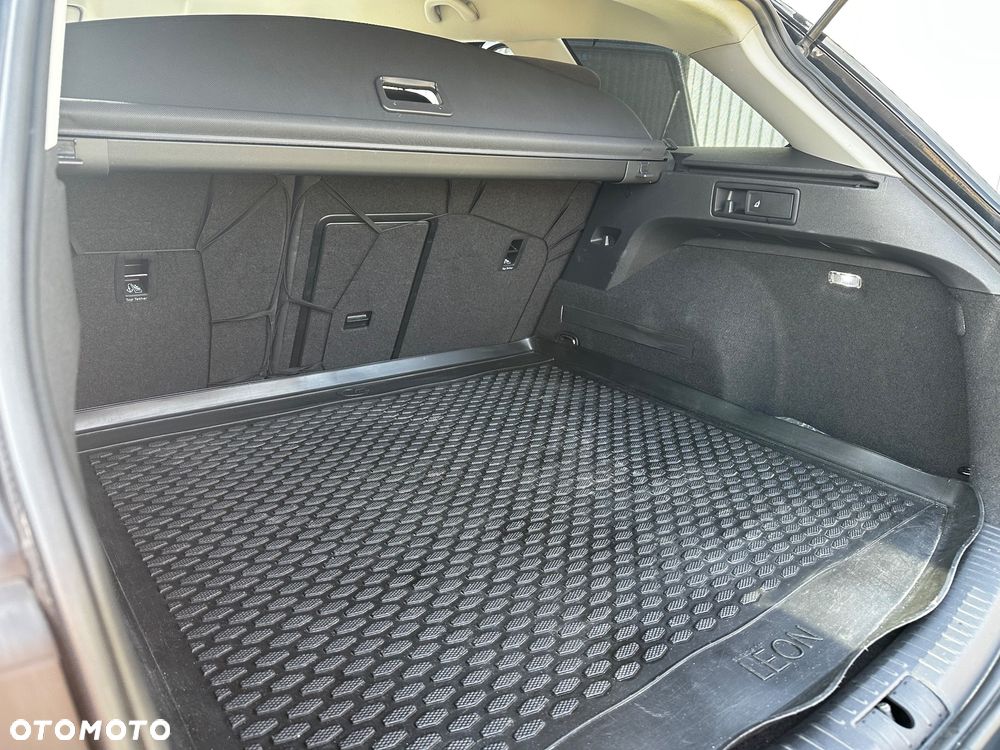 Seat Leon Sportstourer 1.0 EcoTSI Style S&S - 23