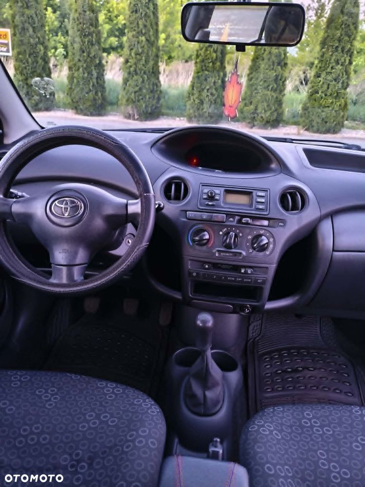 Toyota Yaris 1.0 Base - 30