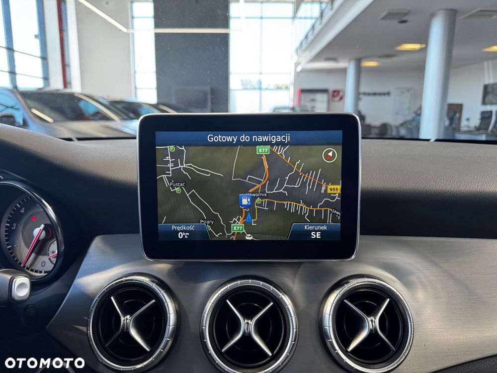 Mercedes-Benz CLA - 24