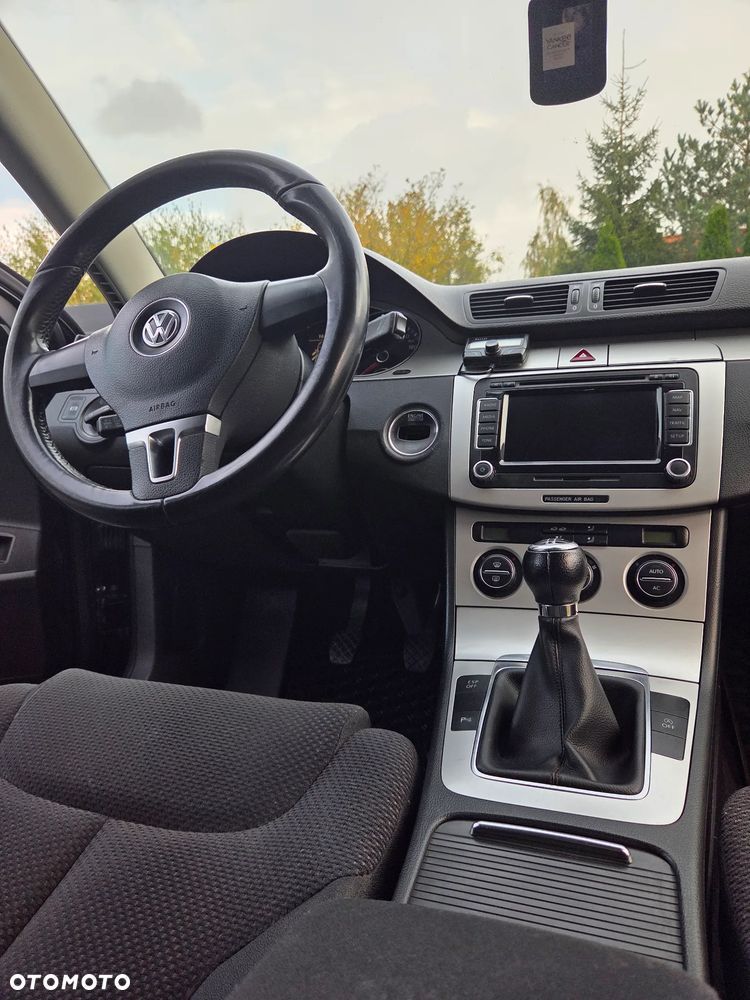 Volkswagen Passat - 23