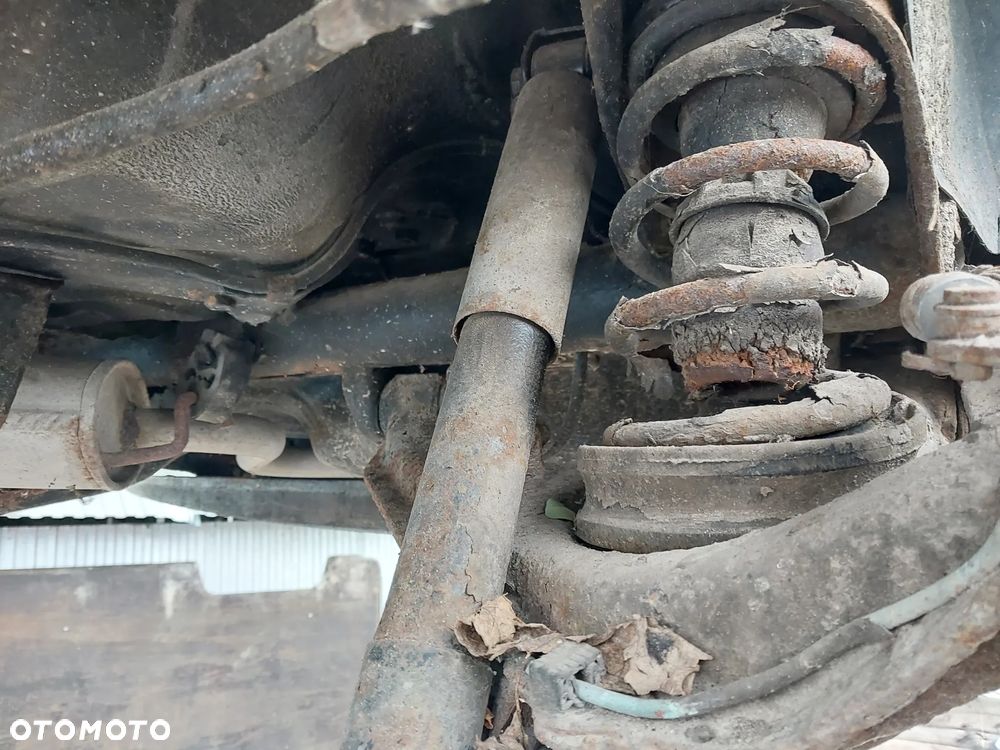 Belka zawieszenia tył tylna FIAT SEICENTO S kompletna wachacz piasta bębny - 3