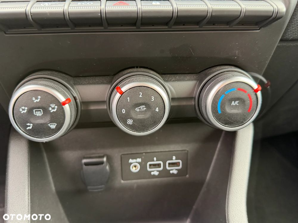 Renault Clio BLUE dCi 85 BUSINESS EDITION - 20
