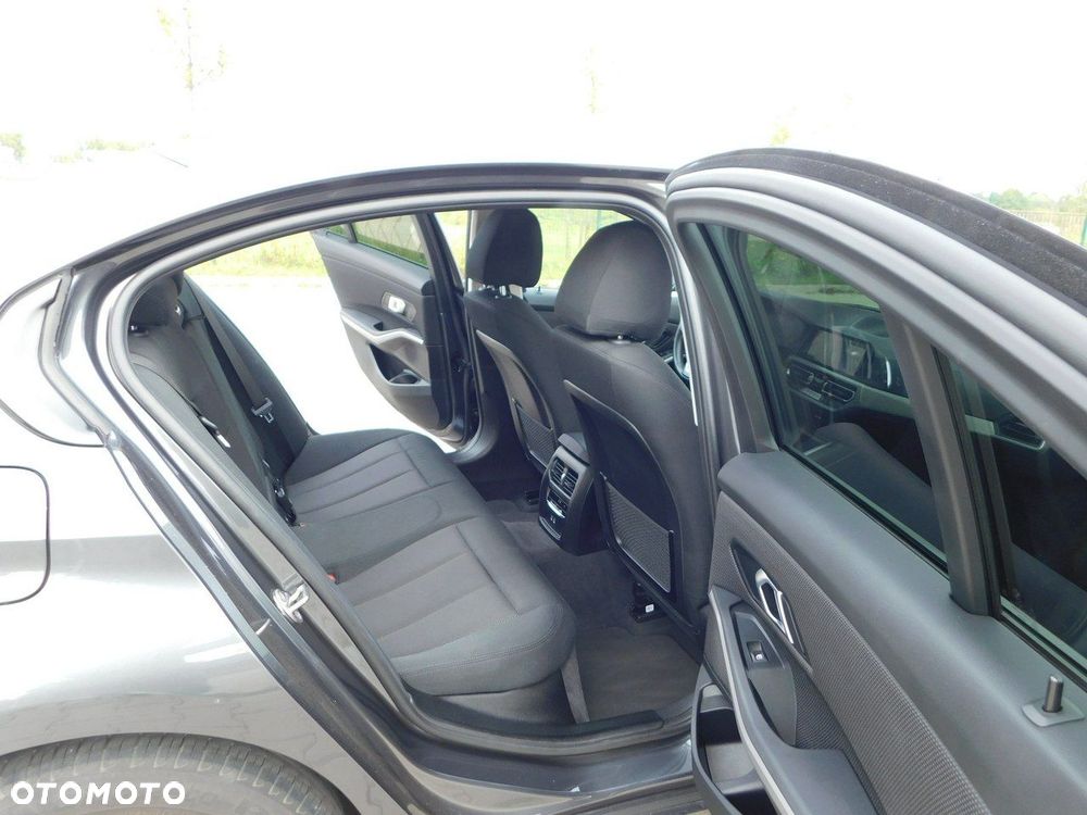 BMW Seria 3 - 12