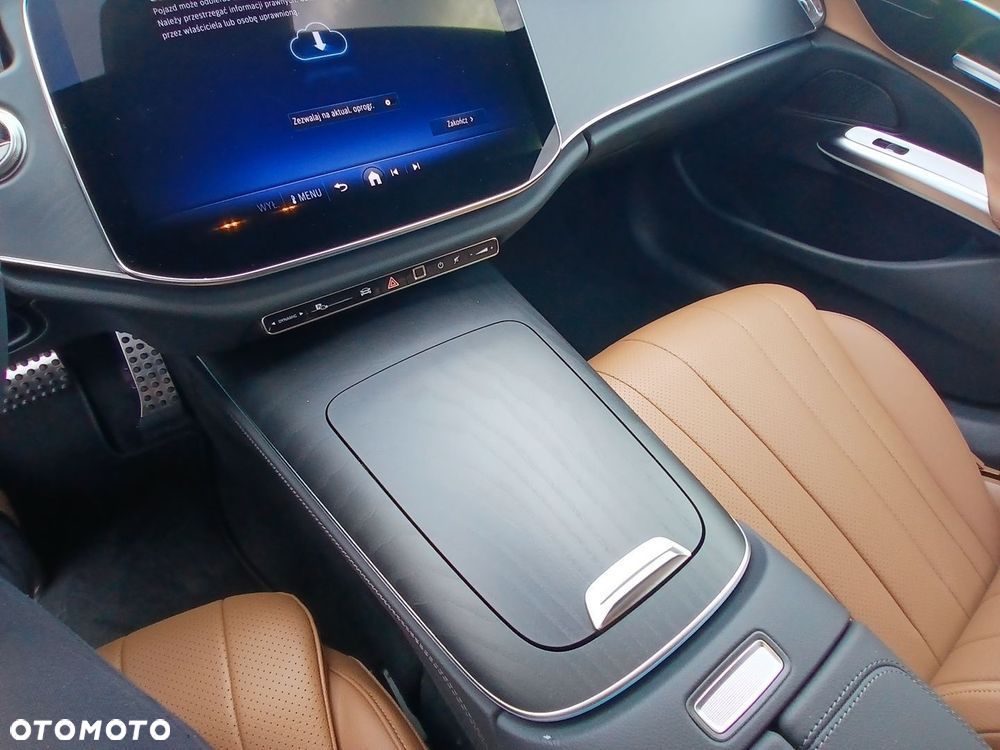 Mercedes-Benz Klasa E 220 d mHEV 4-Matic AMG 9G-Tronic - 14