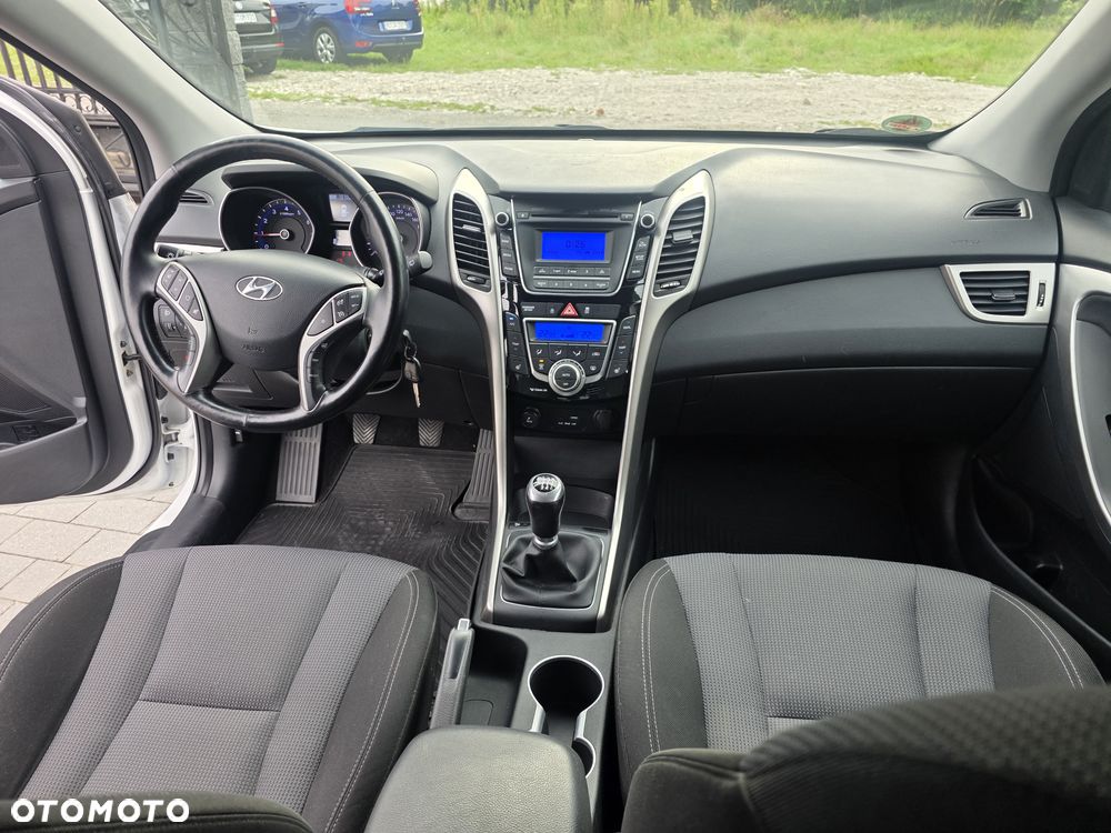 Hyundai i30 1.6 Comfort - 16