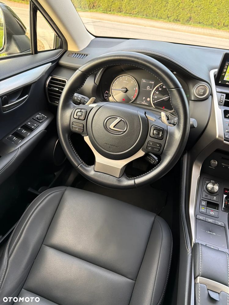 Lexus NX 300 F Impression AWD - 24