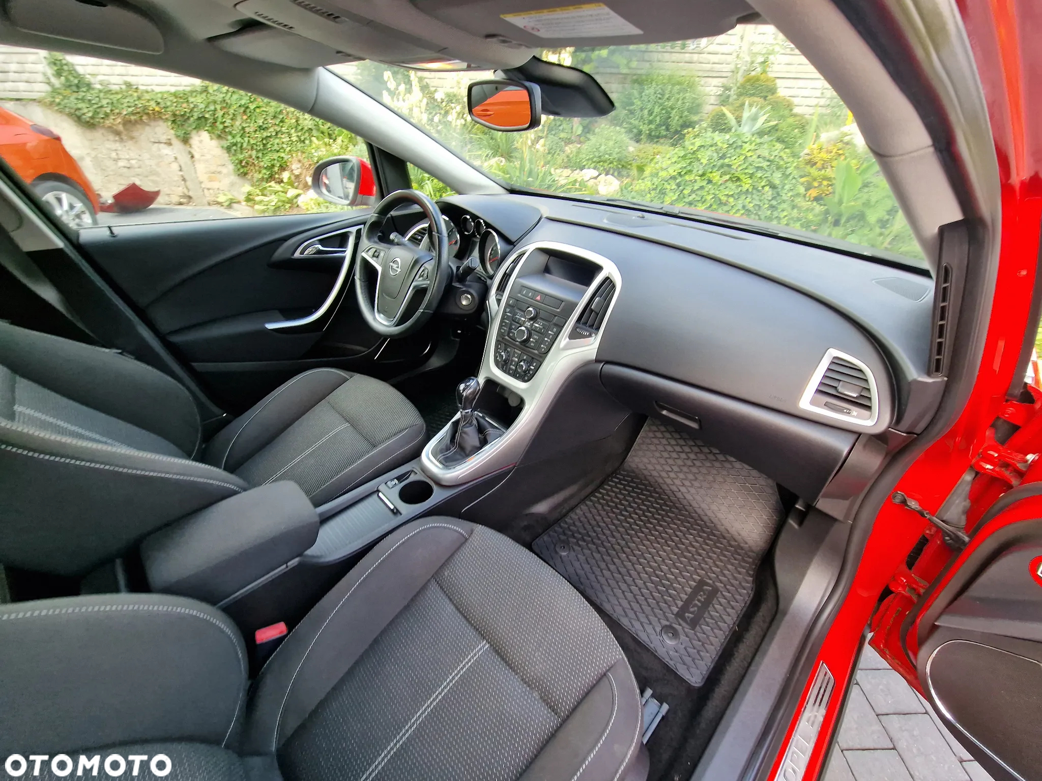 Opel Astra IV 1.4 T Cosmo - 12
