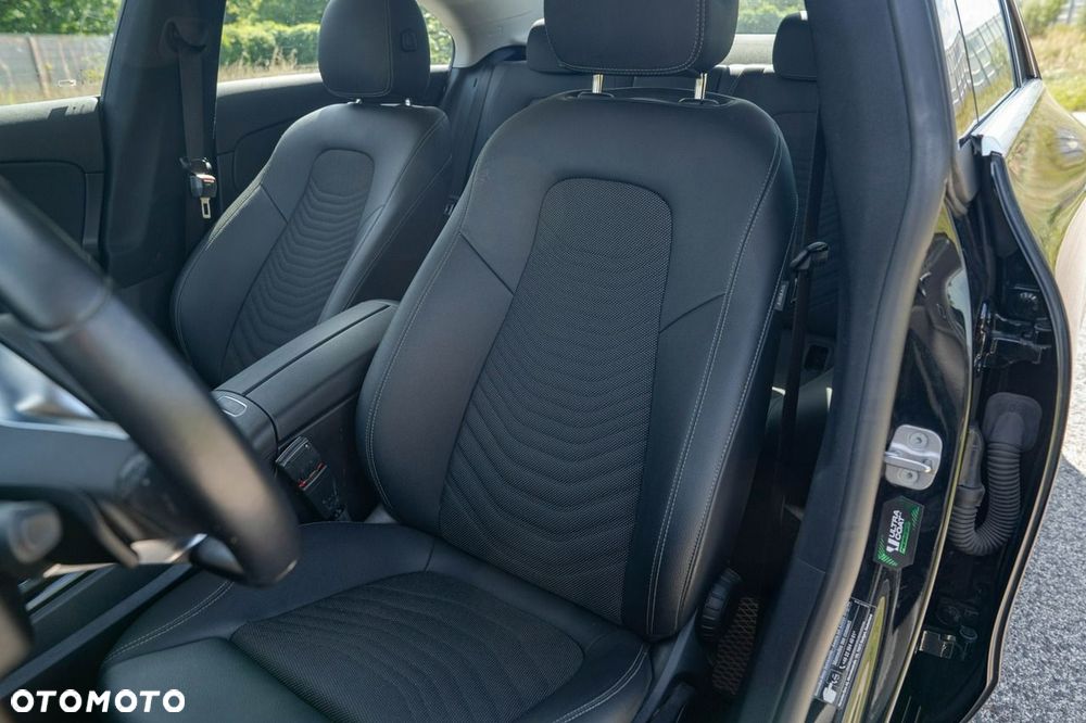 Mercedes-Benz CLA 200 7G-DCT Progressive - 23
