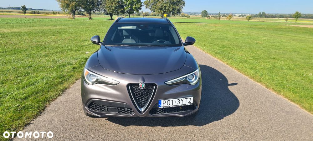 Alfa Romeo Stelvio 2.0 Turbo 16V AT8-Q4 Ti - 3
