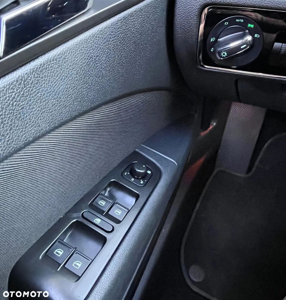 Skoda Superb 2.0 TDI DSG Exclusive - 16