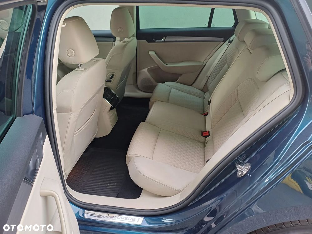 Skoda Superb 2.0 TDI Style DSG - 13