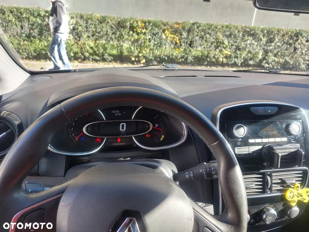 Renault Clio - 10