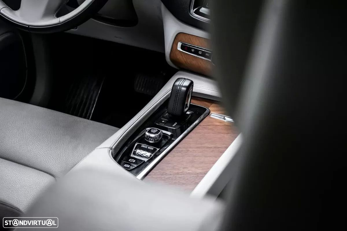 Volvo XC 90 2.0 T8 PHEV Inscription AWD - 40
