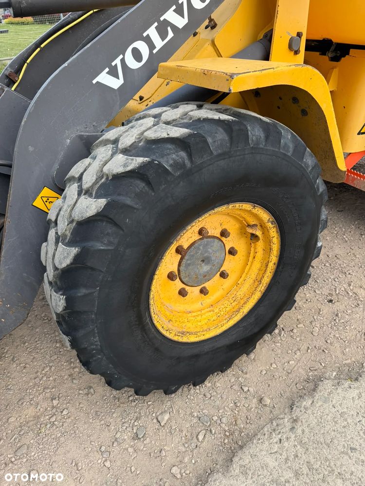 Volvo L 30 G - 12