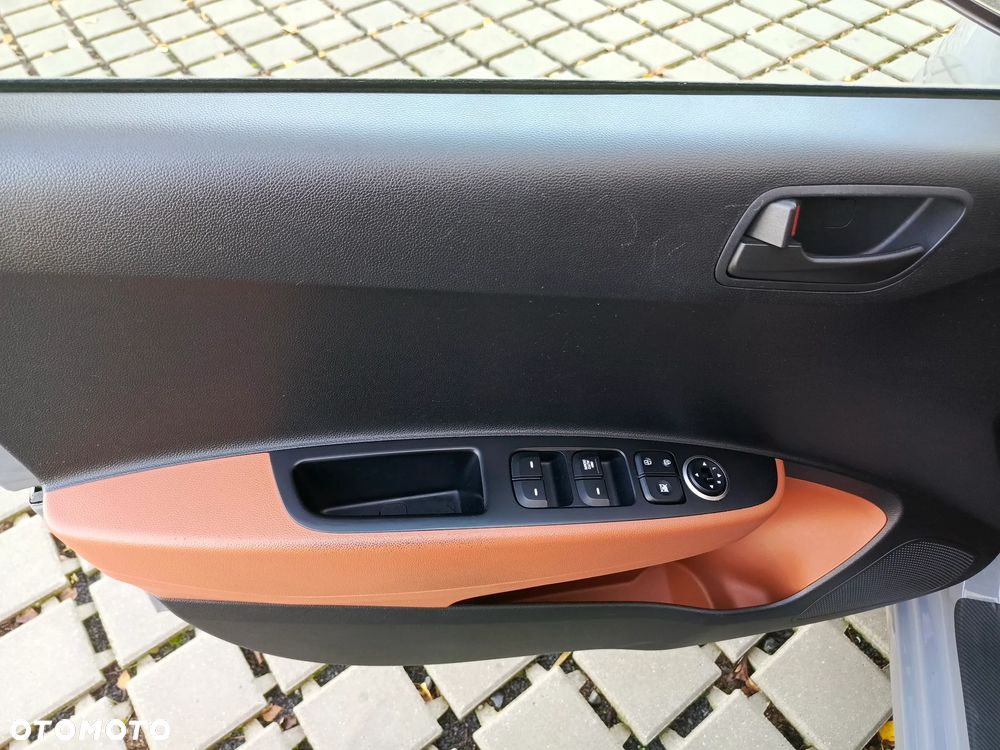 Hyundai i10 1.0 BlueDrive Premium - 18